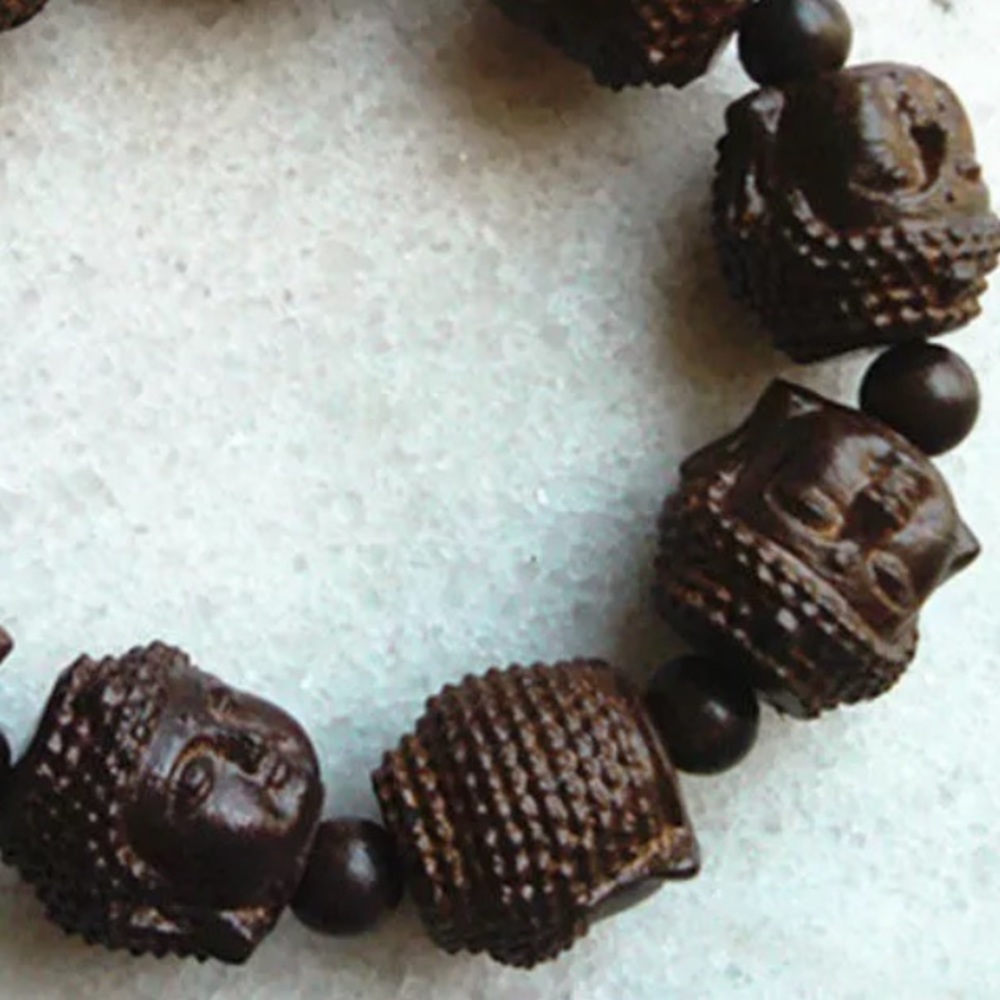 Carved wood peaceful Buddha face Bracelet - Picture 4 of 6